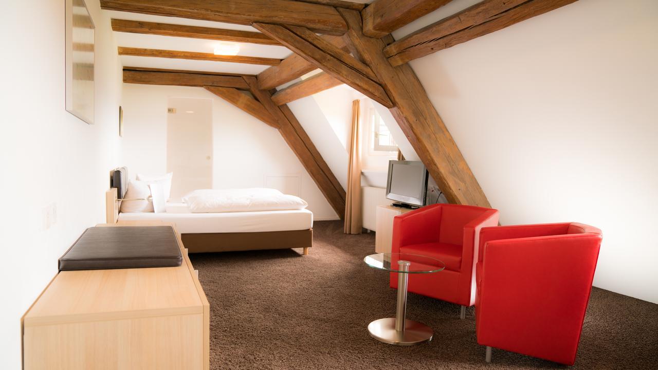Hofgut Hohenkarpfen 3*